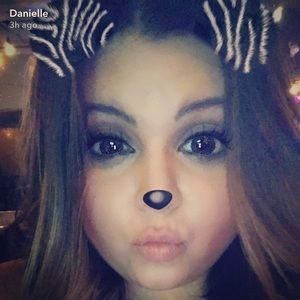 Meet your Posher, Danielle