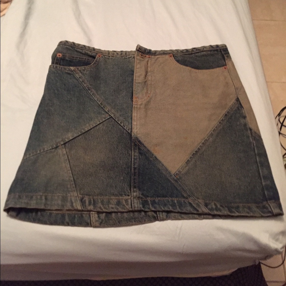 Bebe jean skirt size 2
