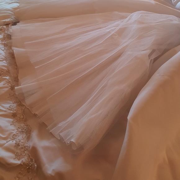  REDUCED!!!  FAIRYTALE WEDDING DRESS - Picture 5 of 8