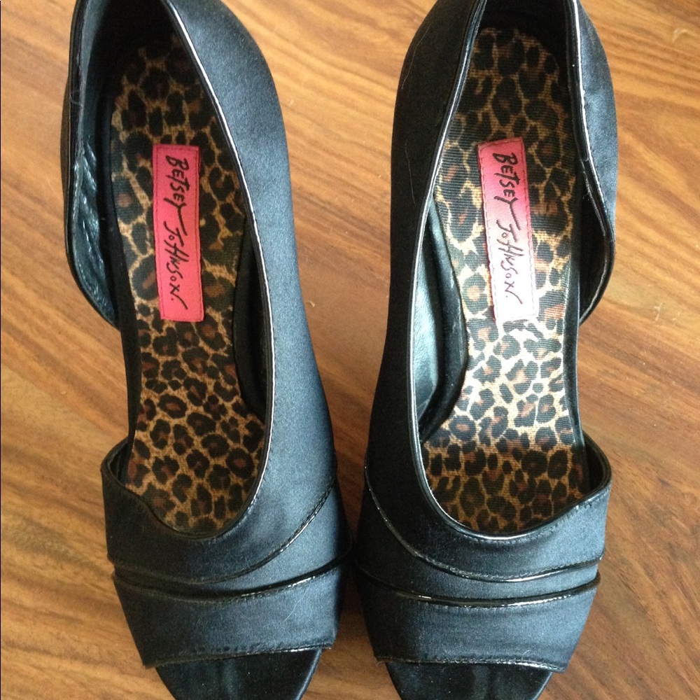 Betsey Johnson black Peep toes heels