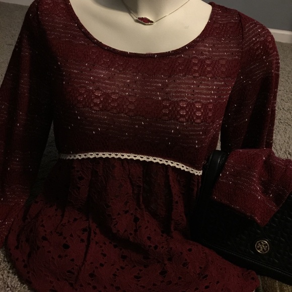 NWT ELEGANT TOP - Picture 3 of 7