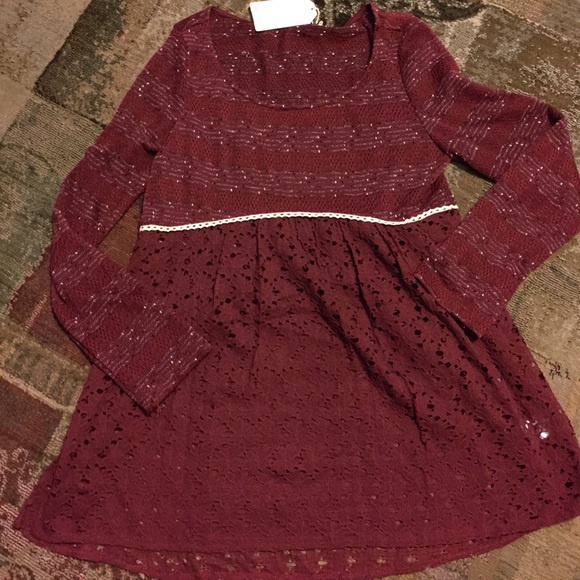 NWT ELEGANT TOP - Picture 4 of 7