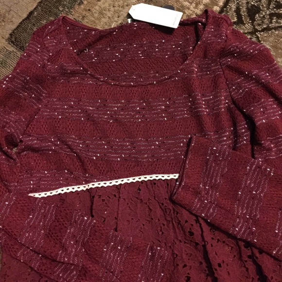 NWT ELEGANT TOP - Picture 6 of 7