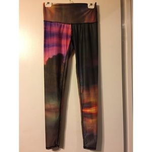 Teeki Clouds Hot Pant