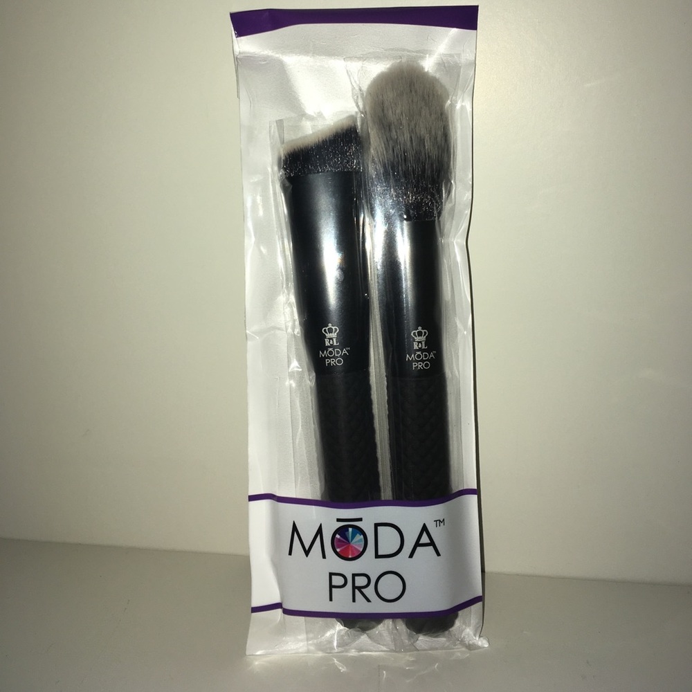 LAST CHANCE‼️ Moda pro brush set from boxycharm