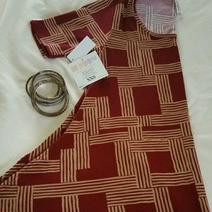 *SOLD* Lularoe XXS Perfect Tee BNWT