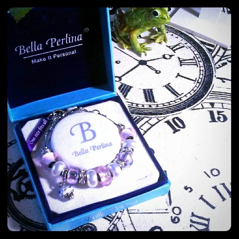 Bella Perlina Bracelet with Cupcake Charm