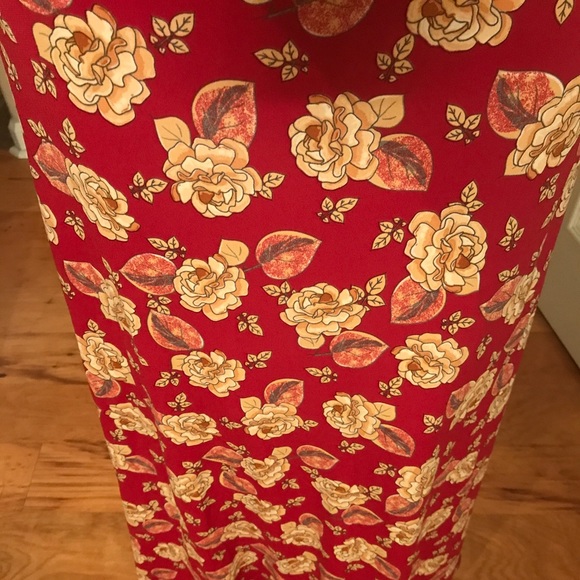 Lularoe (Red with Roses) XS Maxi Skirt ❤️❤️❤️ - Picture 3 of 3