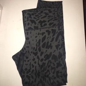 Lululemon cropped leggings