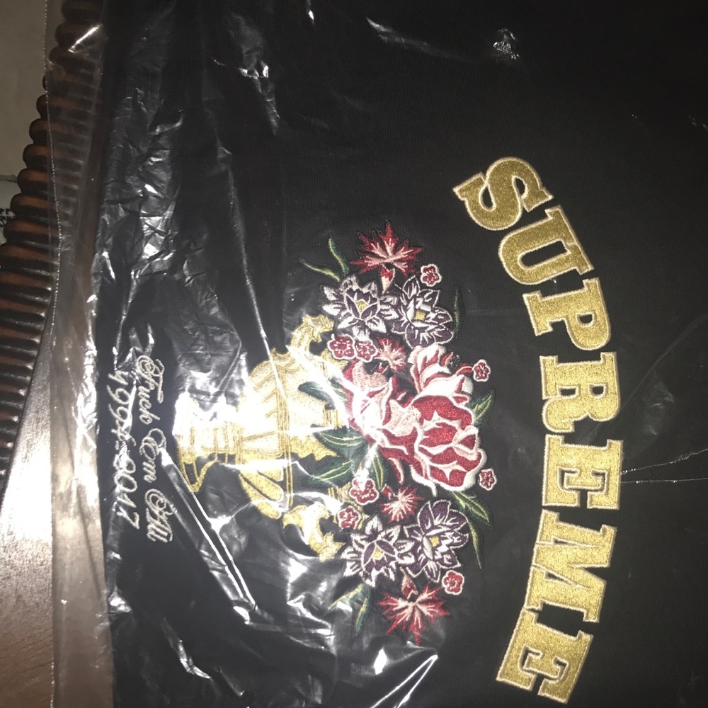 Supreme Centerpiece Black Hoodie Size L