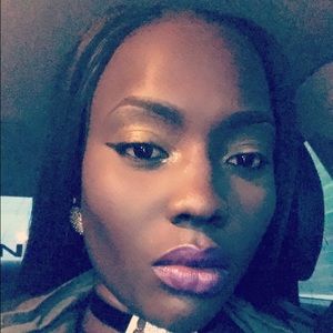 Meet your Posher, Simone