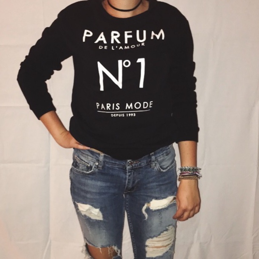 Black sweatshirt
