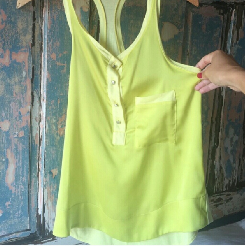 Adorable yellow tank