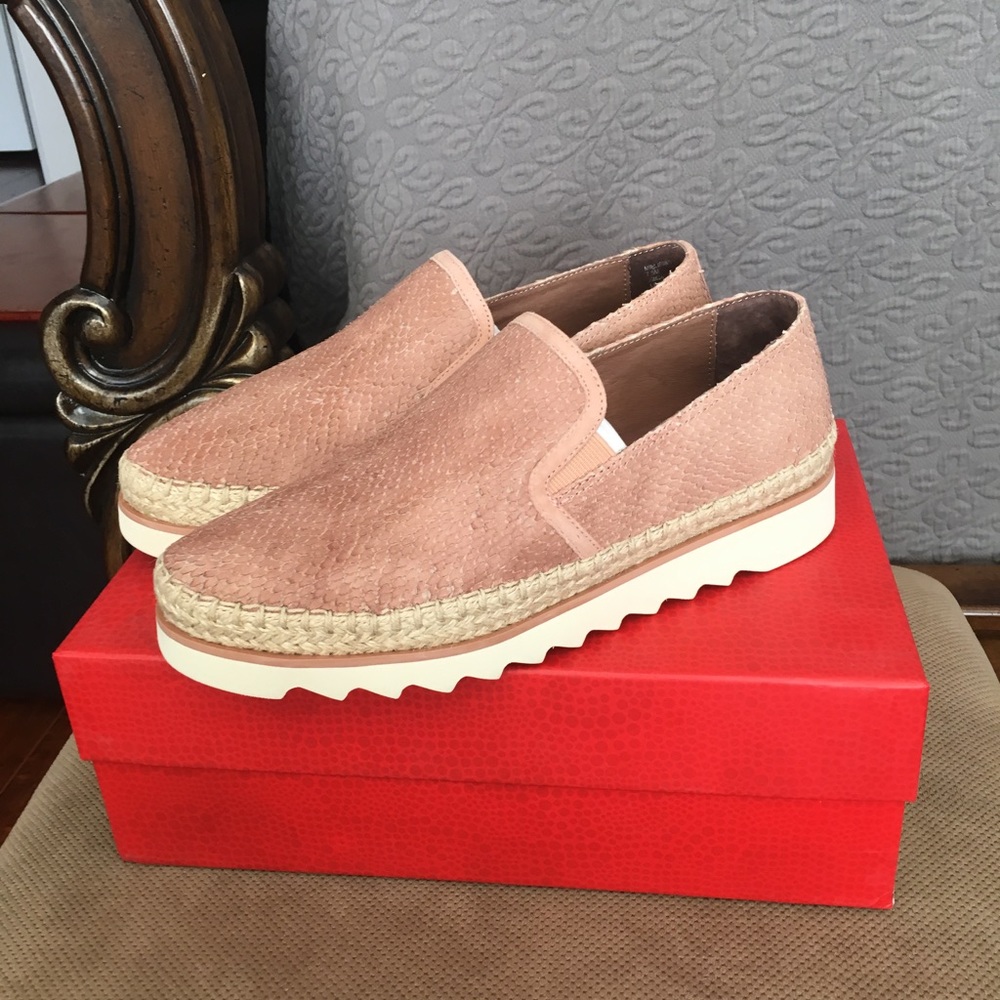 Donald J Pliner Women's Athletic Shoes - Picture 5 of 7