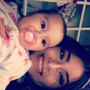 Meet your Posher, Gloria