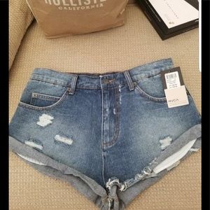 RVCA shorts great for the summer 🌻 size 28 /7