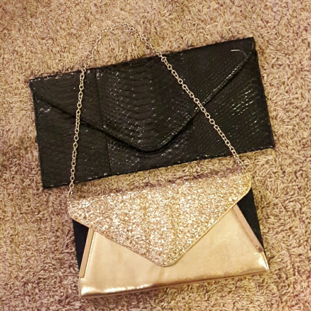 Bundle of 2 envelope purses