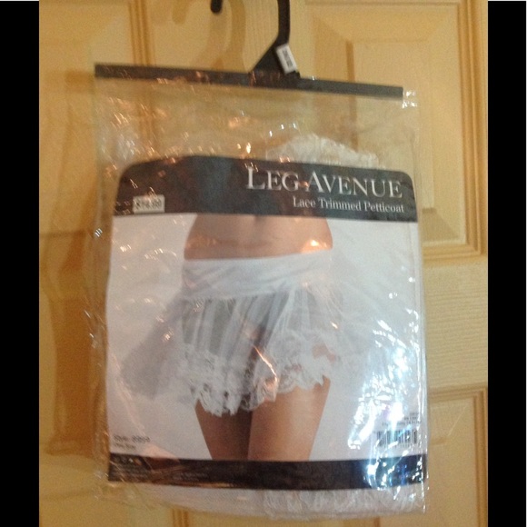 Spirit Halloween costume  size. One size fits most - Picture 6 of 7