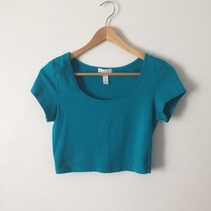 Ambiance Apparel Teal Crop Top 📦