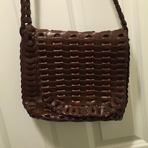 Basket weave shoulder bag