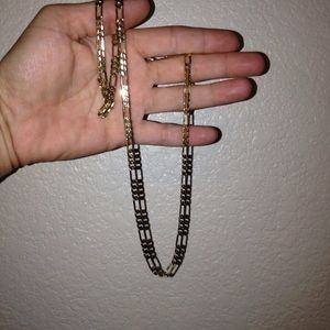 14 k yellow gold figaro necklace