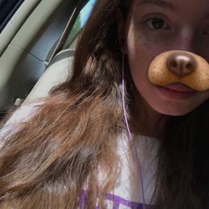 Meet your Posher, Caitlin