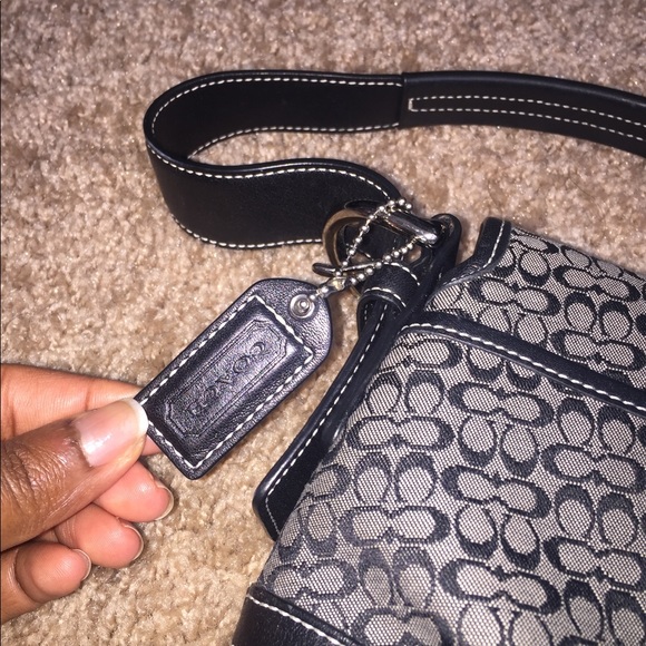 COACH black and silver shoulder bag - Picture 2 of 7