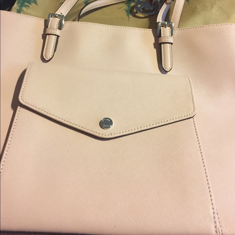 Michael kors pink purse