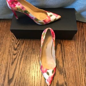 Beautiful multi-color Ivanka Trump pumps-size 6.5