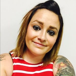 Meet your Posher, Becca