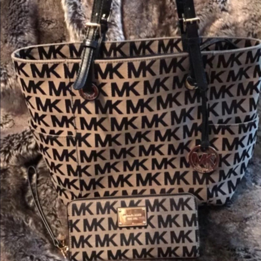 Michael Kors Tote + Wallet