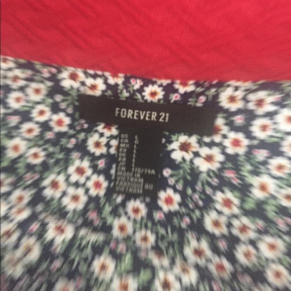 High-waisted shorts - Picture 3 of 3