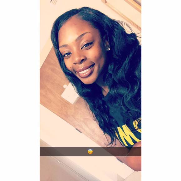 Meet your Posher, Mia - Picture 1 of 1