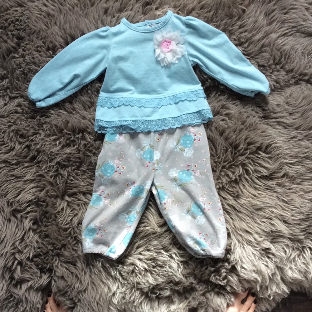 Wendy Bellissimo 2 piece bloomer set. Size 9 month