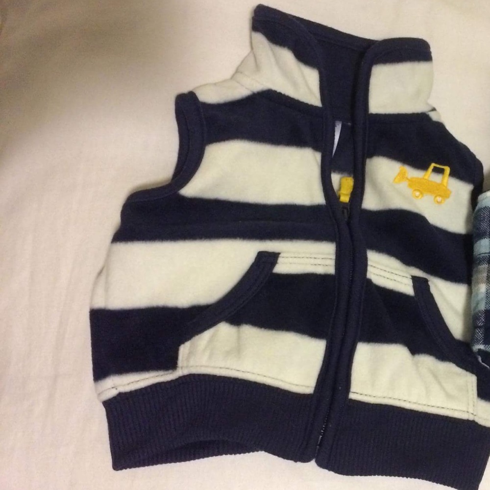 Carter's vest great condition