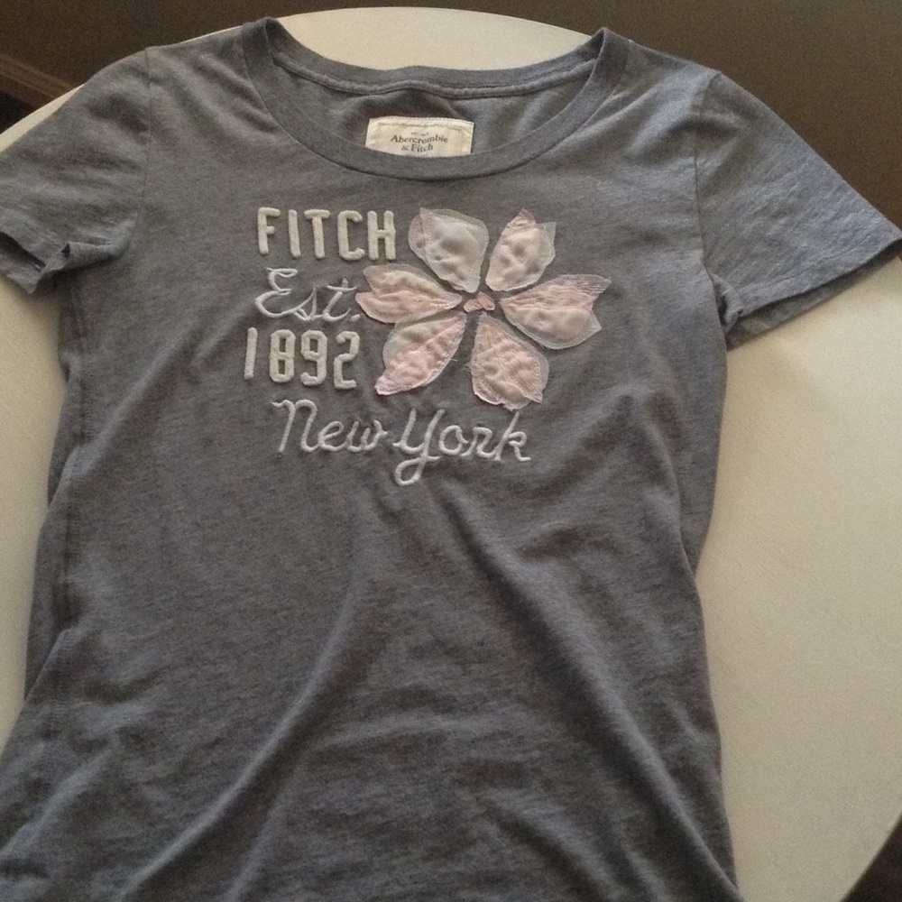 ABERCROMBIE AND FITCCH TEE
