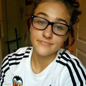 Meet your Posher, Eva