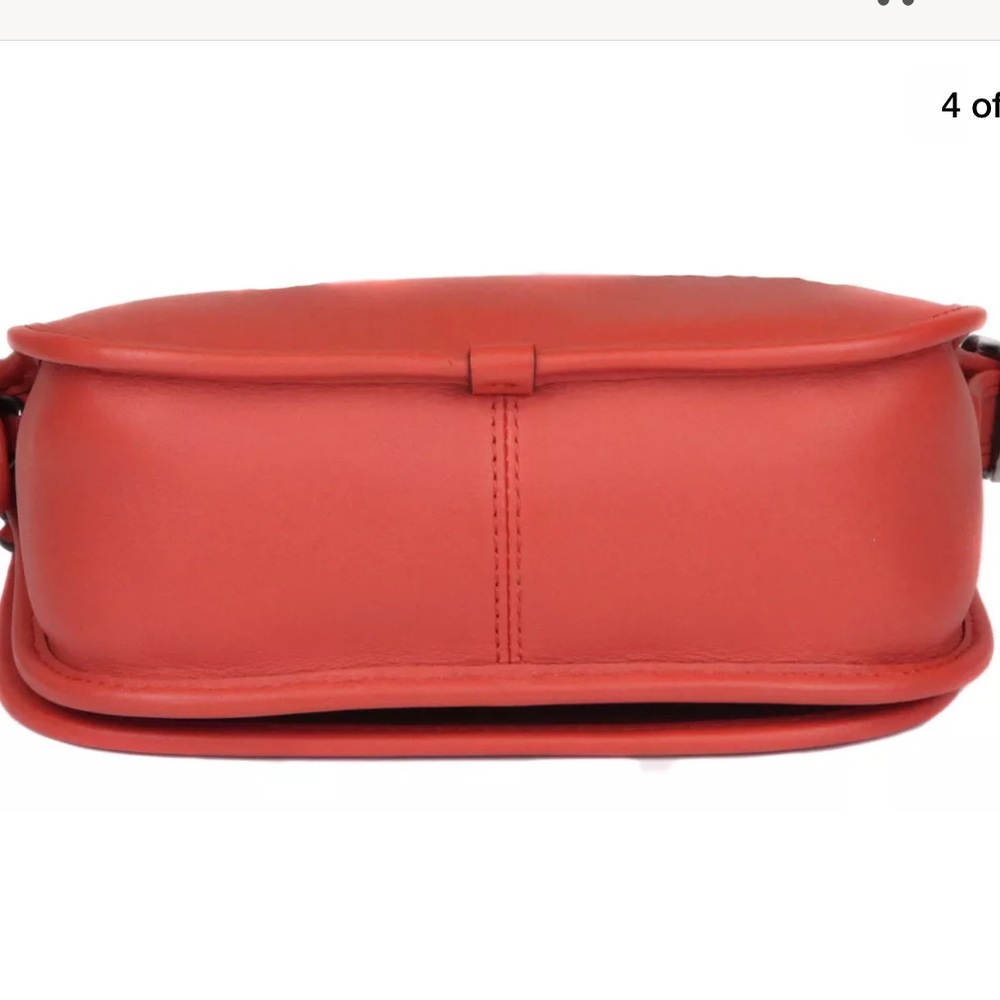 💰Coach Deep Coral Glovetanned Leather saddle bag - Picture 4 of 6