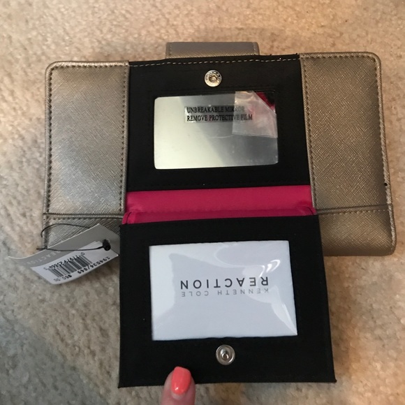 Kenneth Cole wallet - Picture 3 of 3