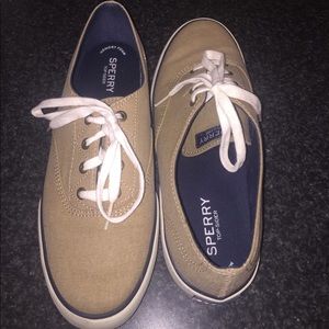 Sperry top sided tennis shoes