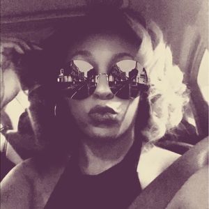 Meet your Posher, Catherine