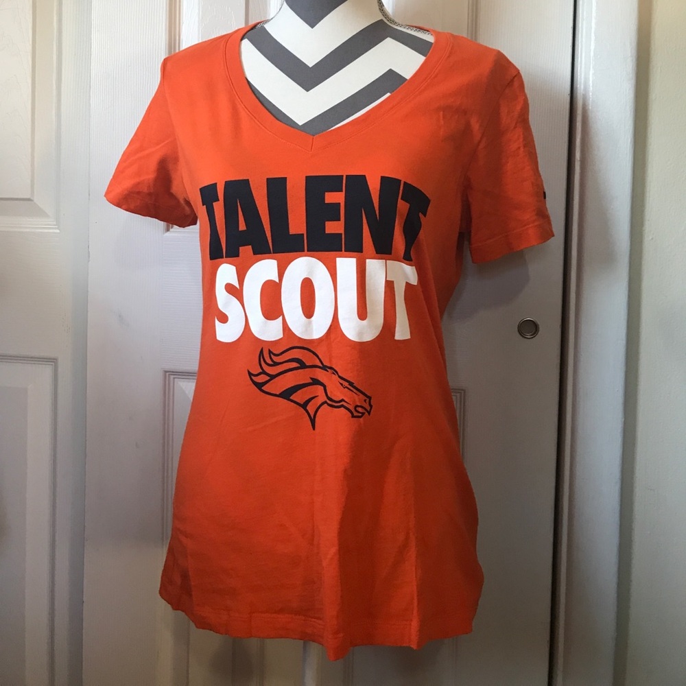 🧡 NIKE Broncos V Neck 💙