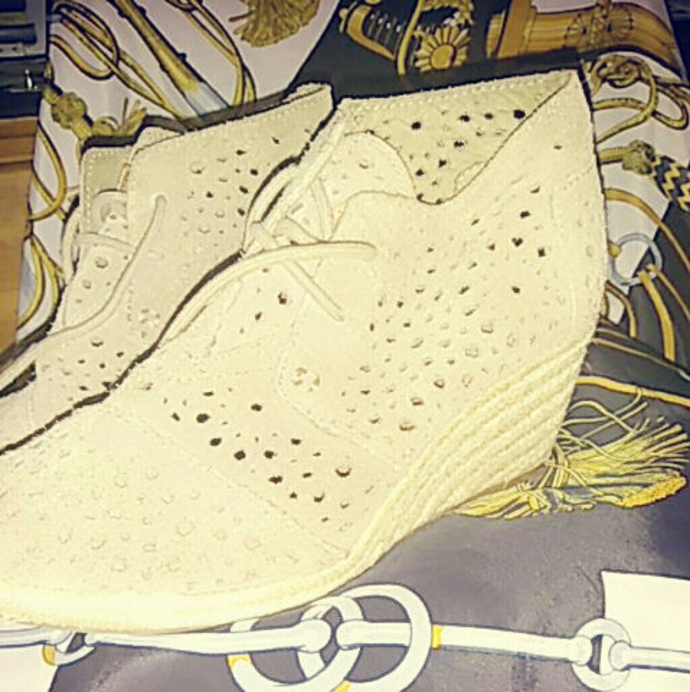 Toms size W5