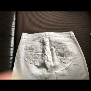 Old Navy White Skirt size 16