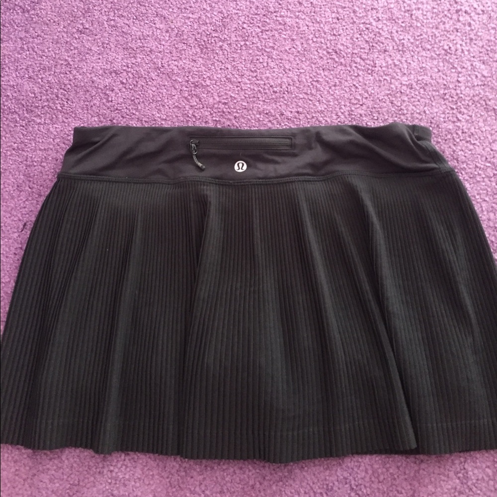 NWOT LULULEMON SKIRT WITH SHORTS - Picture 2 of 5