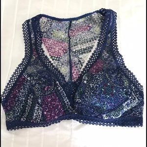 *NEW WITH TAG* VICTORIAS SECRET Bralette size XS
