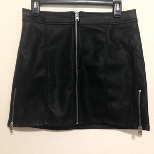 Express Faux Leather Zipper Skirt // Size 6