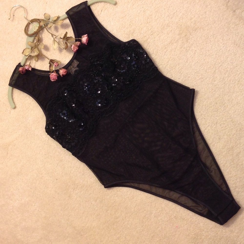 VICTORIA'S SECRET BODY SUIT 🎀 SIZE M 🎀 NWOT 🎀