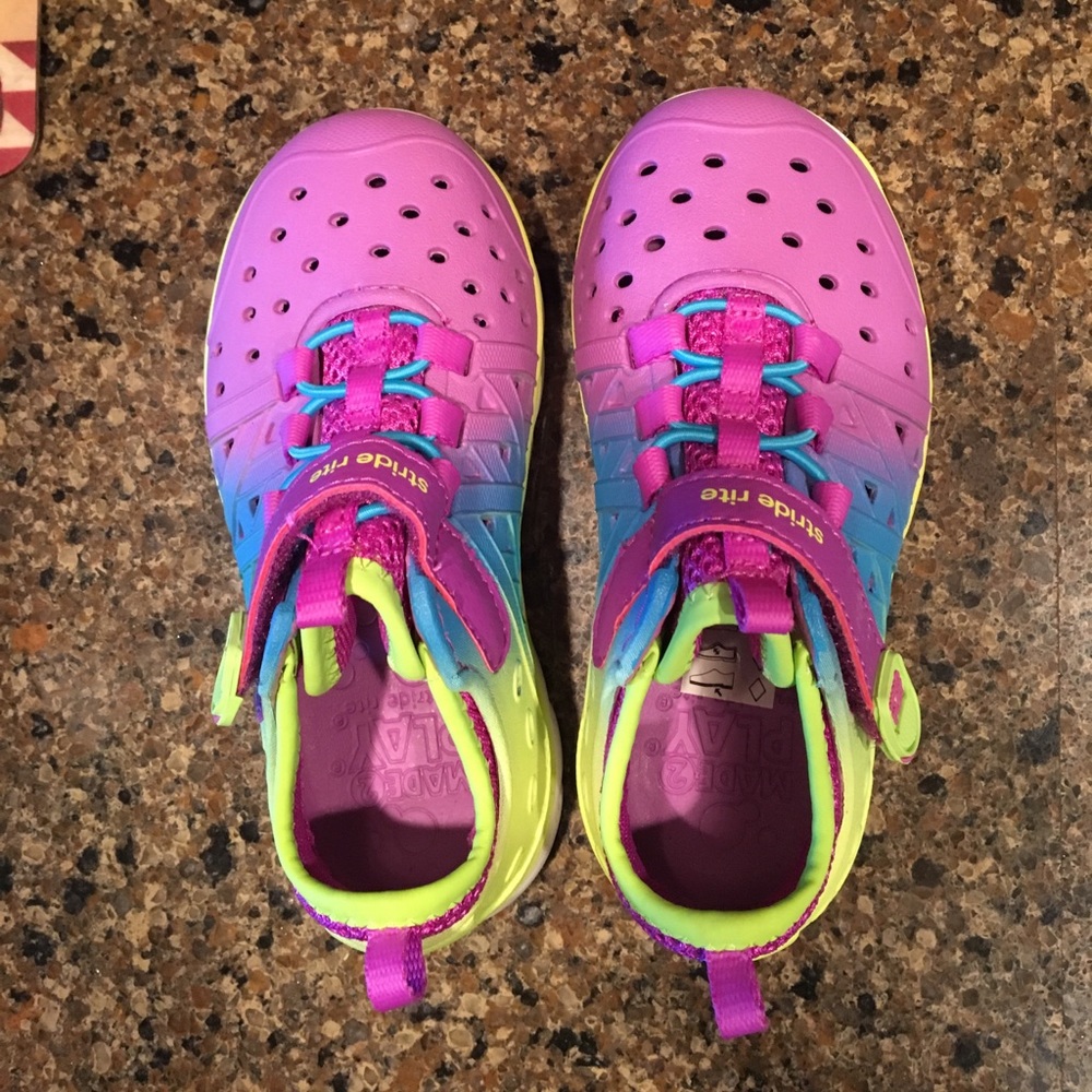 Stride Rite Made 2 Play water shoes, size 9.