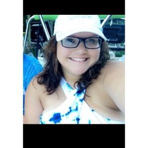 Meet your Posher, Makayla